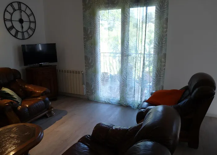 Appartement Independant Dans Villa, Entre Frejus Et St Raphael
